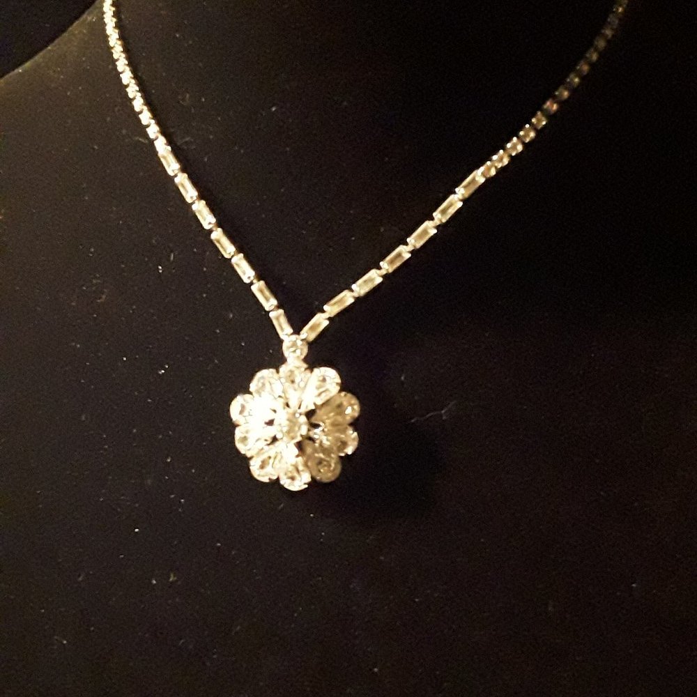 Round Floral drop rhinestone necklace